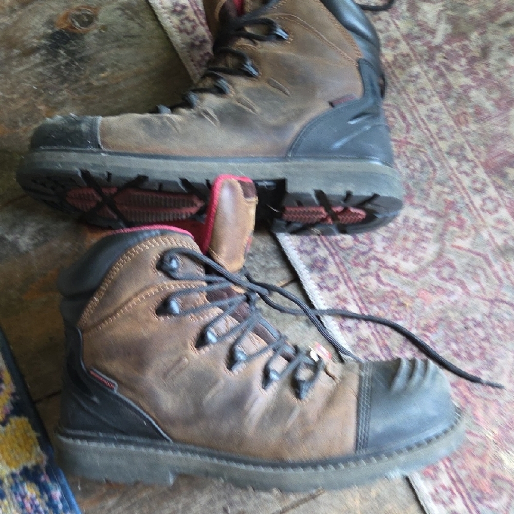 Avenger Men's Brown and Black Hiking Boots